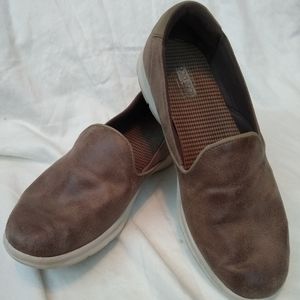 Skechers women's GoStep slip-ons size 9